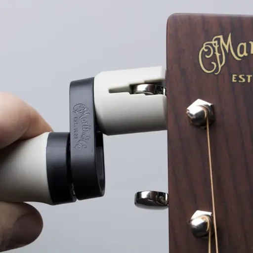 [18A0127] Outil pour Changement de Cordes Martin